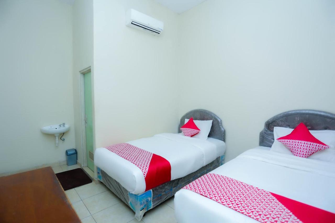 Oyo 2692 Penginapan Mba Ros Banjarbaru Exterior foto