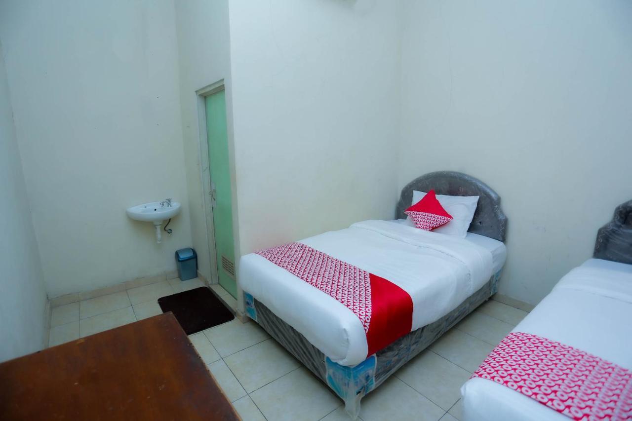 Oyo 2692 Penginapan Mba Ros Banjarbaru Exterior foto